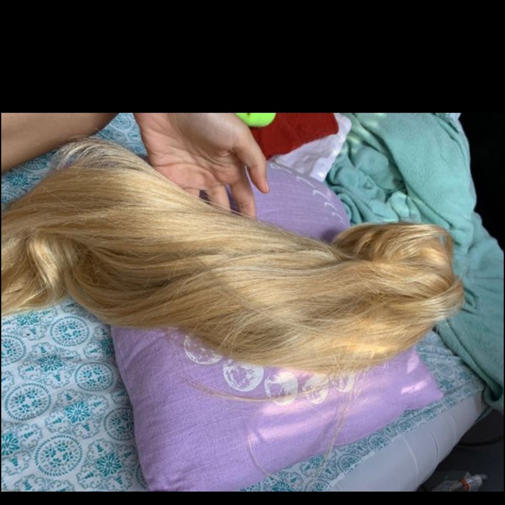 Wig - Picture 4 of 5